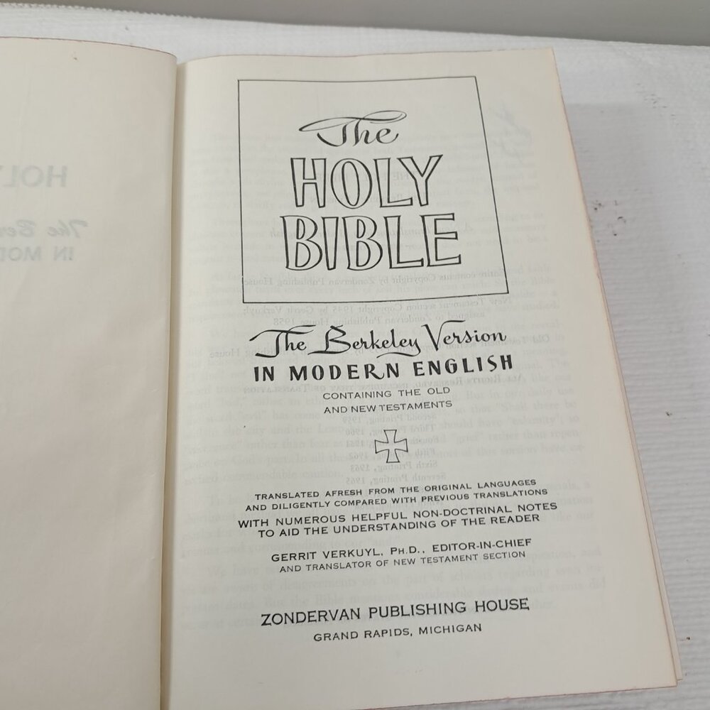 Holy Bible The Berkeley Version in Modern English 1966 9th Edition Hardcover red - Picture 6 of 13